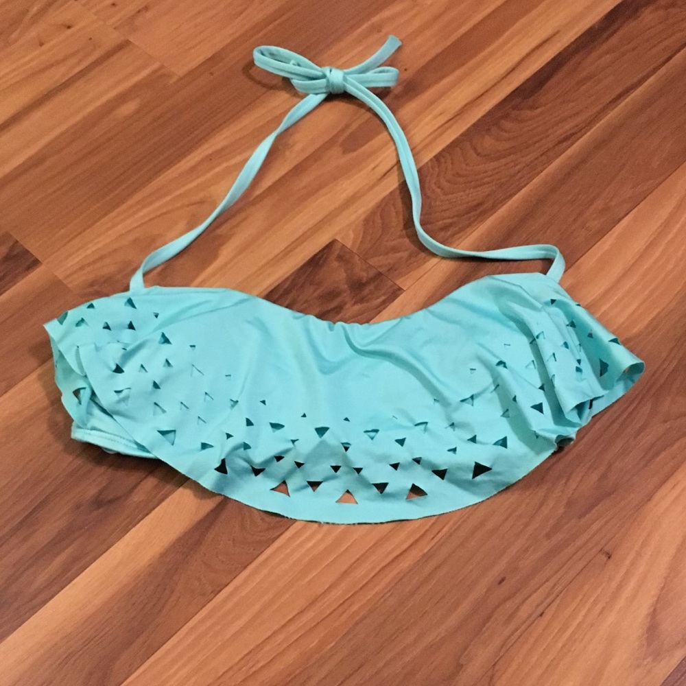 Old Navy Ruffle bikini - Picture 2 of 7